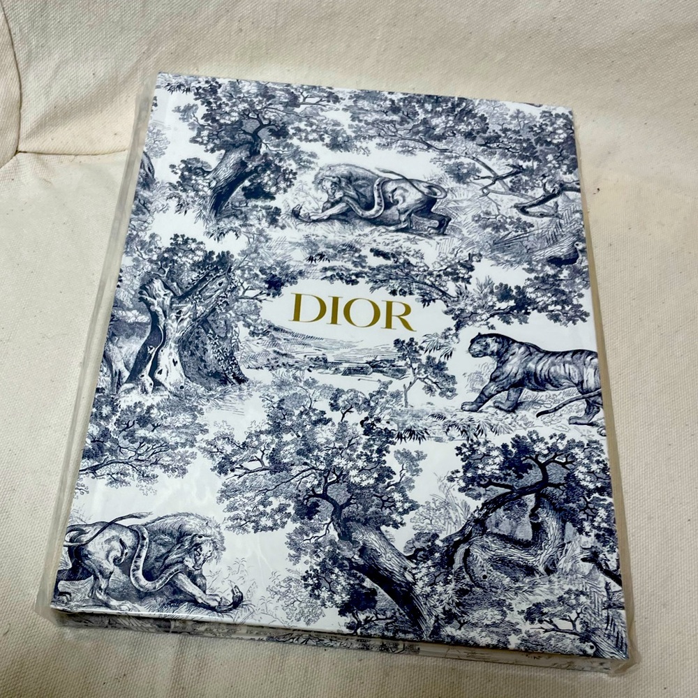 DIOR LIMITED EDITION NOTEBOOK
LARGE SIZE